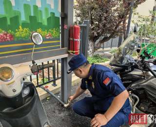 小区创建电动自行车充电棚示范点，湖北省黄梅县消防救援大队全程指导