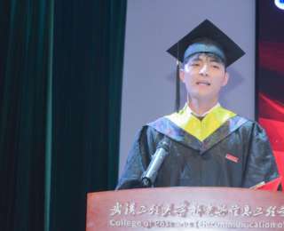 高考完去深圳送快递挣学费的他，大学毕业要去迪拜工作了