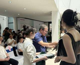 快来逛展啦！江汉大学美术学院毕业作品展开幕
