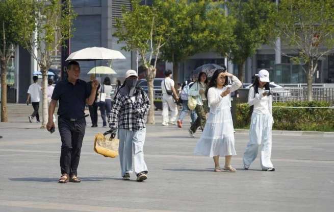 局地40℃以上！出门穿什么颜色衣服更凉快？