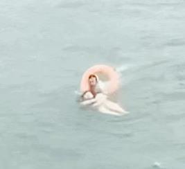 看，天南地北都有勇敢的阜阳人