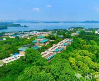 斑斓字句尽显名山风流 全国楹联高手为武汉珞珈山撰联