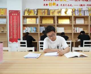 单手敲下17万字，他将大学生活写成一本书
