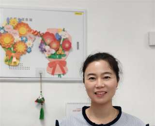 武汉一小学教师节别出心裁：同事互写“闪光卡”，点赞平凡中的不凡