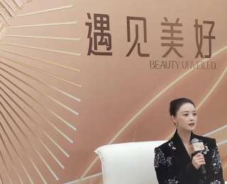 来成都参加金熊猫奖，蒋欣：今天吃了干锅鸭翅