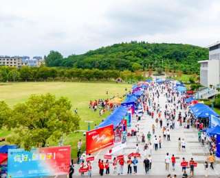 南邮迎来2025级小萌新，三对双胞胎开启求学之旅