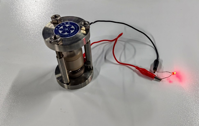 我国科学家成功开发出首例氢负离子原型电池