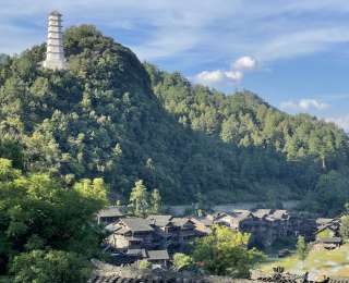 古寨新韵 非遗民俗点亮假日烟火