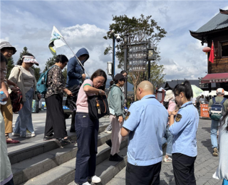 双节同庆文旅热 恩施梭布垭石林节日活动纷呈获好评