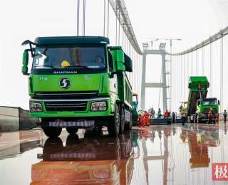 10小时铺满69个篮球场！双柳长江大桥刷新环氧沥青铺装世界纪录