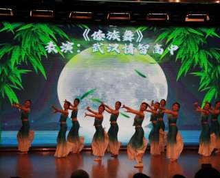 讲质朴家风，传承红色精神，这所高中为学生中下红色根基