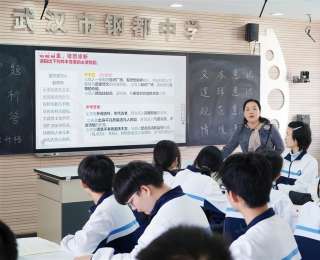 AI“把脉”开方，教师“慧眼”观课，一场“人机协奏”重塑青山课堂