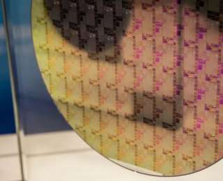 国内团队称破解芯片光刻缺陷难题