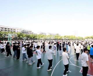 4000名学子同打太极！湖北中医药大学清晨上演“国风”名场面