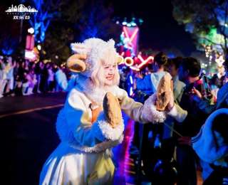 嗨至零点！武汉欢乐谷万梗巅疯夜开启