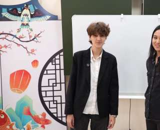 哈萨克女孩的中文第一课：对话杜尚别中文教师