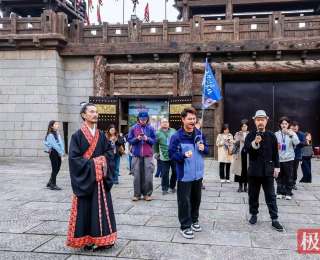 課文課本“赤壁之戰”具象化了，大V荊楚行巧遇澳門研學團