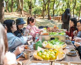 躲進森林，擼串聽歌！武漢東湖這場燒烤音樂會本周啟幕