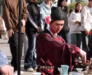 簪花點茶，這場校園民俗活動宋韻十足