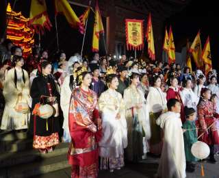 千年華裳映名樓，“夜上黃鶴樓”舉行漢服游園活動