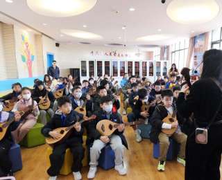 一曲禮樂弦歌拉進(jìn)鄂港學(xué)生距離，香港學(xué)生沉浸式體驗(yàn)中國傳統(tǒng)文化