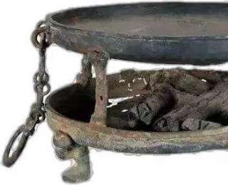 围炉温酒邀古物，夜话能饮一杯无