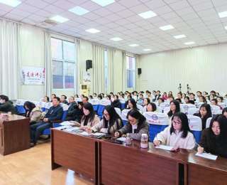 書香潤心，共讀成長！鋼城二中“雛鳳文化大講堂”讀書分享會掀起閱讀熱潮