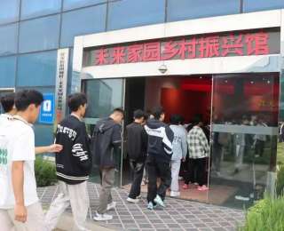 躬耕沃野，鑄魂育人：武漢城市學院勞動實踐教育深耕“勞動+思政+科技”育人新路徑