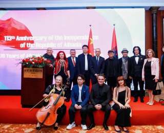 傅中望作品入藏阿爾巴尼亞共和國駐華大使館