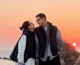 歌手李嘉格離婚后新戀情曝光，發(fā)文回應(yīng)：新生活，剛好合拍