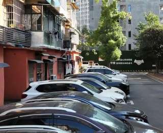 近600户居民争抢100个停车位，黄石一社区为破解停车难开出“新药方”