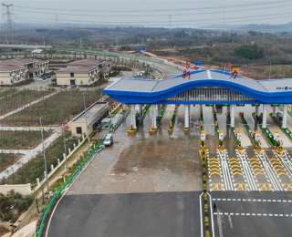 武汉绕城高速两座收费站开通运营，三环线光谷段15分钟上四环