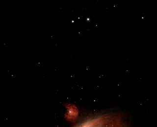 猎户座大星云现身天宇