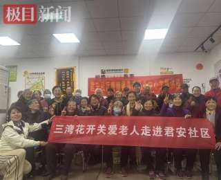 带泥凤梨萝卜变暖心礼物,华农创业青年以公益为滞销农产品寻出路