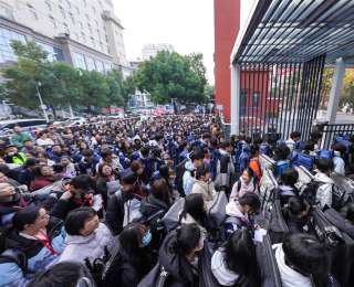 美术名师点评湖北美术统考：素描重质感、速写融AI、色彩考生活