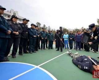 湖北竹山：“应急处突”演练常态化 百名保安充电赋能