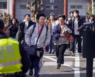 人形机器人、无人机入题，湖北美术统考紧扣时代与未来