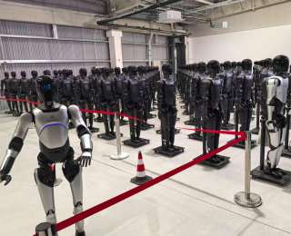 國內人形機器人進入新階段！智元機器人實現5000臺量產規模，預計明年將至萬臺