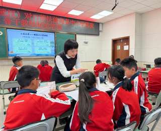 為山區思政課堂注入“活水”，地大組織湖北名師助力云南施甸縣中小學教師“強基賦能”