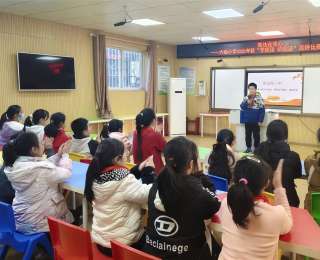 在筆墨丹青與情景劇中，法治精神浸潤黃陂校園