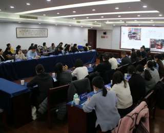 長江讀書節(jié)“家庭領(lǐng)讀者”座談會舉辦，計劃到2030年培育1200人家庭領(lǐng)讀者隊伍