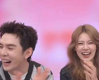 赵昭仪称自己没有演过现代剧，李佳琦帮她喊话导演“递剧本”：她现代妆真的很洋气；此前两人因综艺结缘