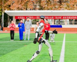 科技开场、文化展演、亲子同赛，这所小学冬季运动会很新潮！