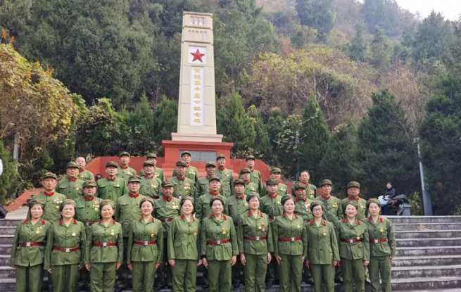 瞻仰革命丰碑，赓续红色血脉——通城县关爱退役军人协会赴塘湖镇开展红色教育活动