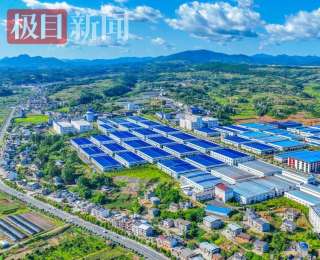 竹山“五个百亿”产业集群强势崛起：轻工卫浴破百亿 绿松石迈向千亿级