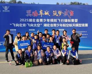 一场比赛三项目开花，武汉新洲学子自制“开伞装置”摘金夺银