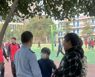 學消防知識，練逃生技能！鋼城六中舉行消防疏散與滅火演練活動