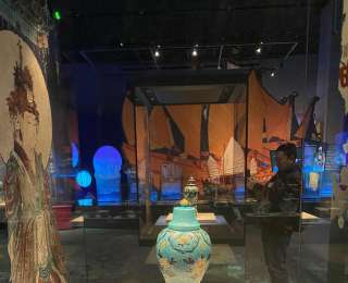 “海丝瑰宝”登上北京“运河之舟”