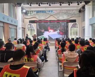 燃爆全场！青山一幼亲子消防大闯关，萌娃变身“安全小超人”