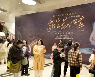 《家住长江边》焕新归来，舞出长江两岸的烟火与诗意